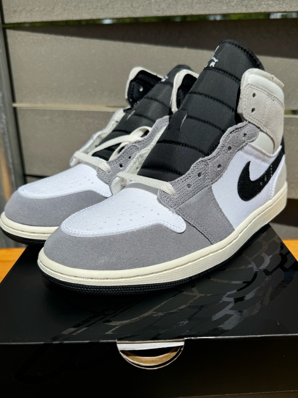 Jordan Retro 1 Mid Craft
